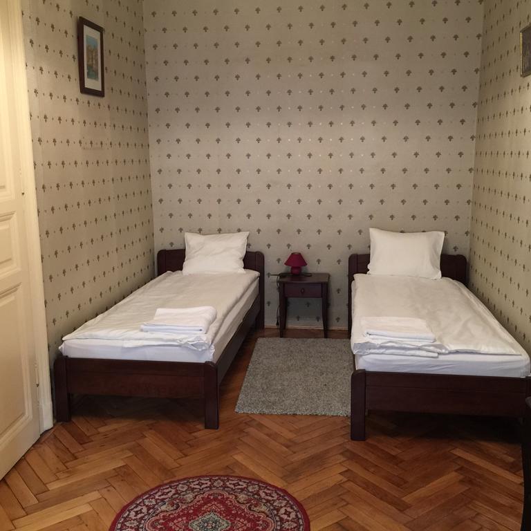 Elisabeth * Budapest